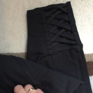 Athleta Criss Cross Capri